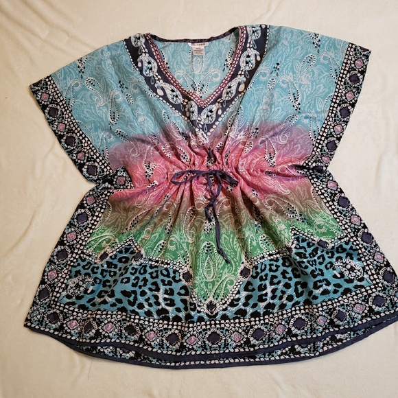 Beautiful drawstring tunic top - Picture 2 of 4